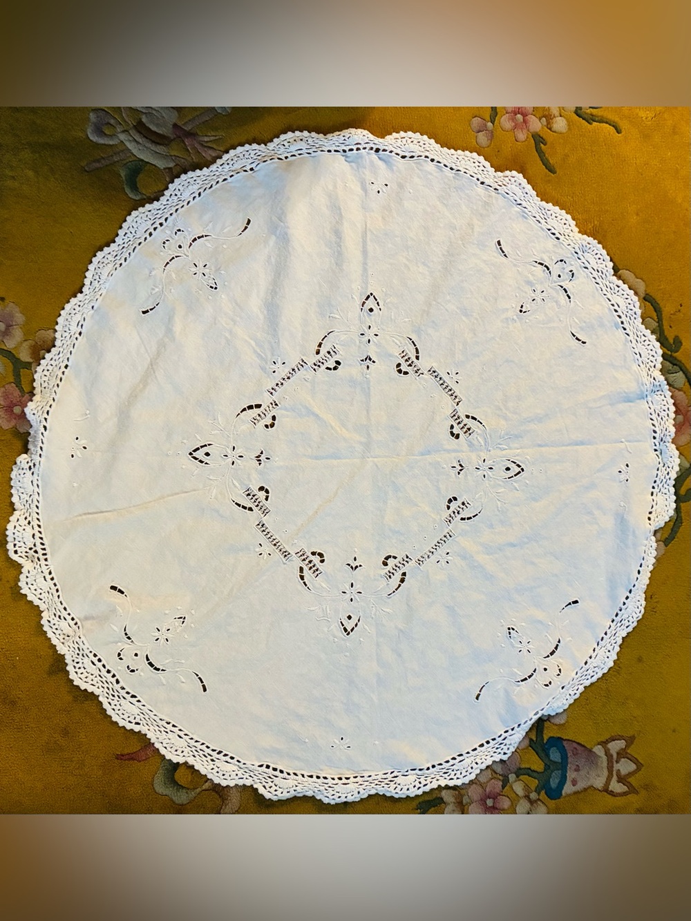 Vintage Embroidered Round Table Cloth with Crochet Trim 34”